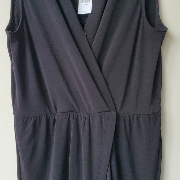 NWT BCBGeneration Vneck Romper - Picture 4 of 13